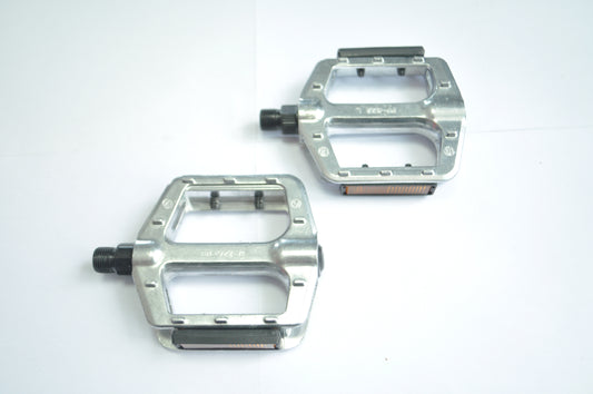 Педалі Feimin FP-910 MTB 9/16" сріб+чорн.