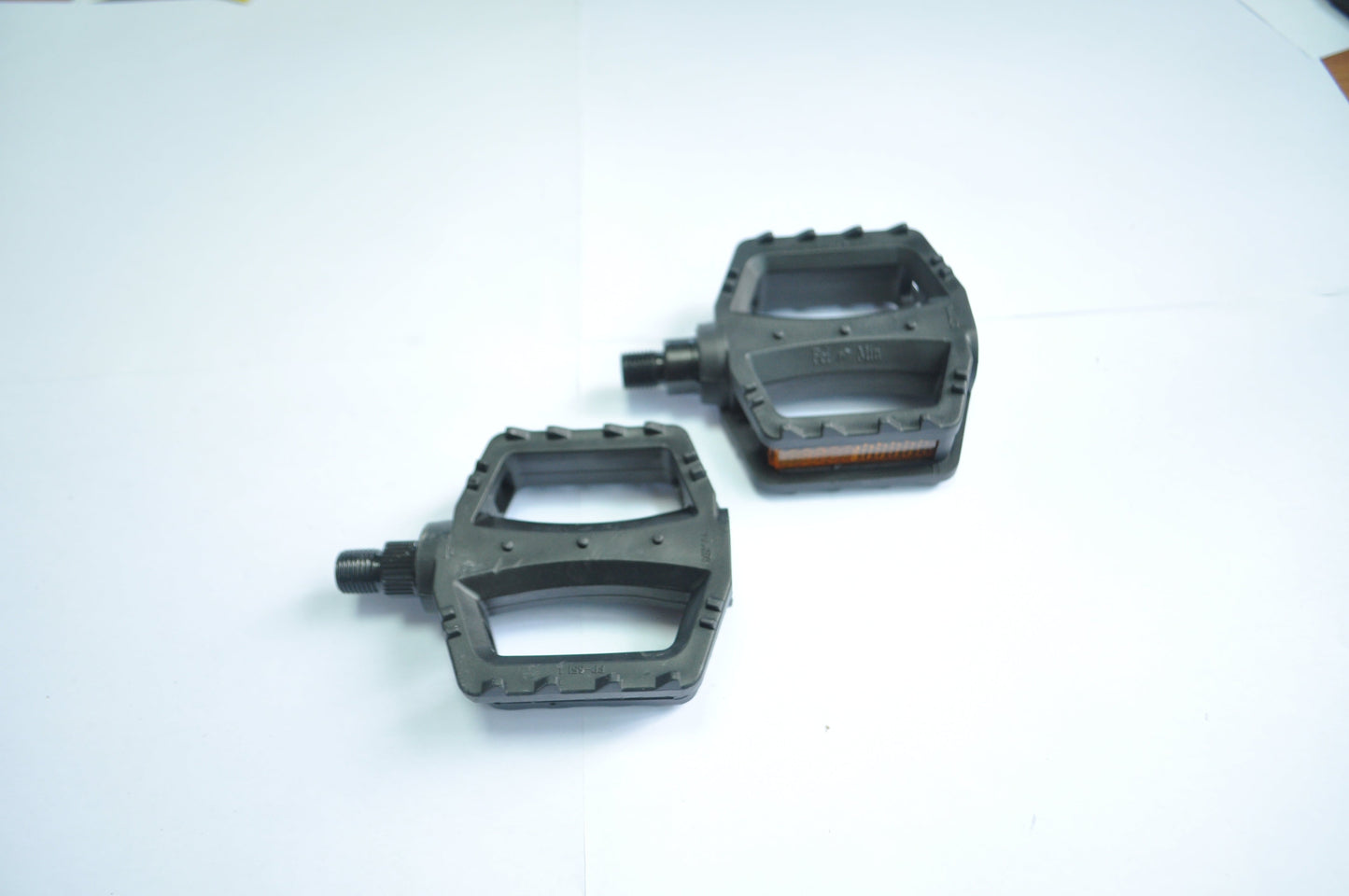 Педалі Feimin FP-651 1/2" дитячий пластик чорний